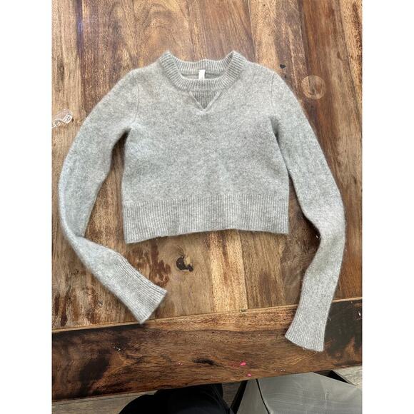 The Group by Babaton Gray Luxe Cashmere Cropped Crew Neck Sweater Size Small - Picture 7 of 8
